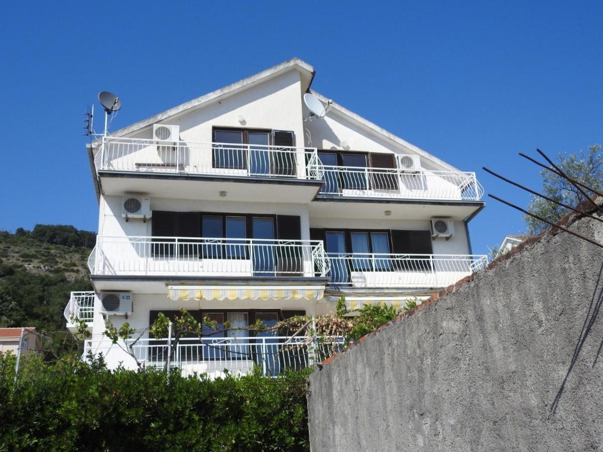 Bed and Breakfast Madam Svetlana à Tivat Extérieur photo