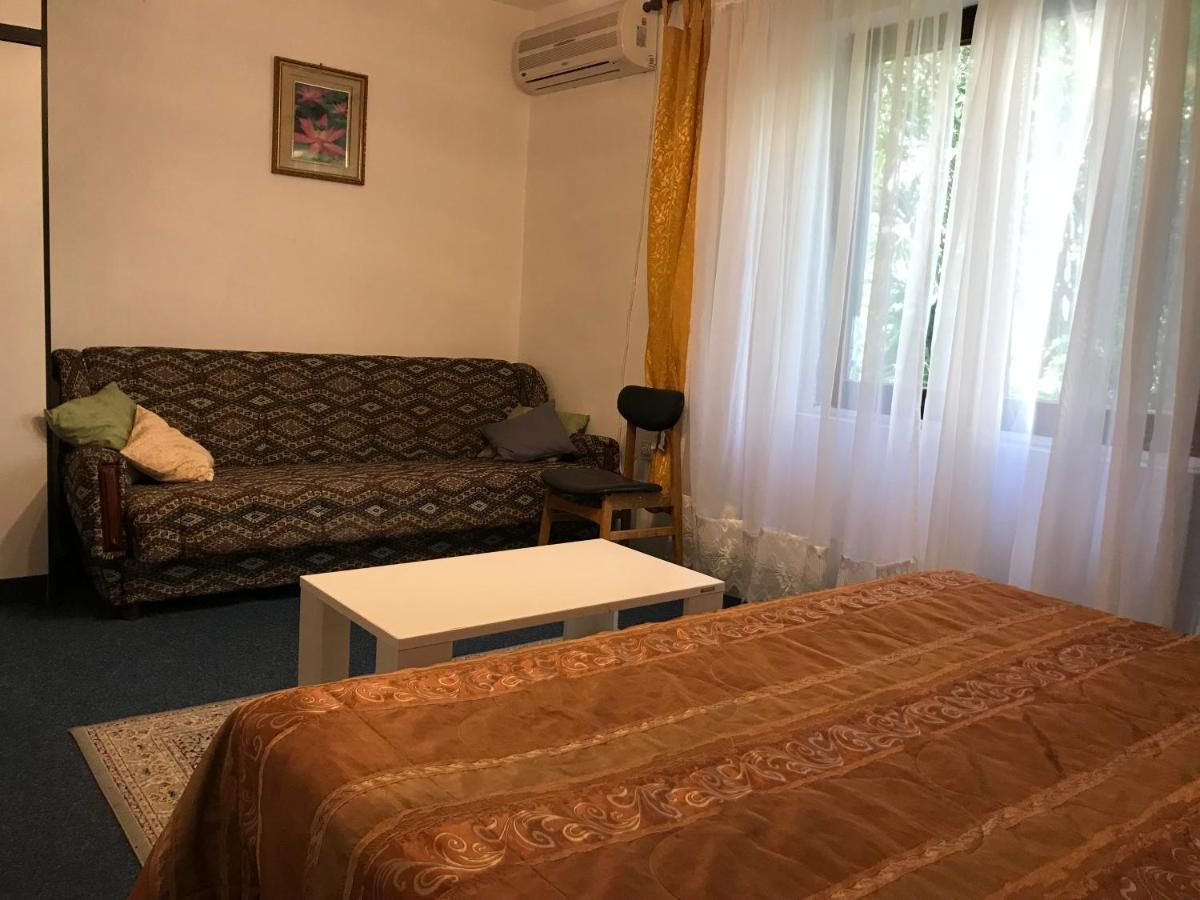 Bed and Breakfast Madam Svetlana à Tivat Extérieur photo