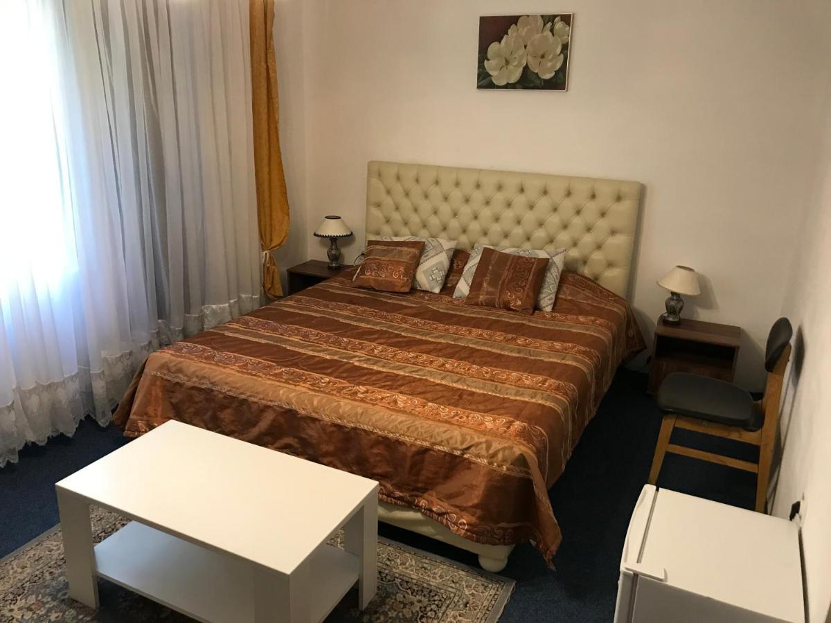 Bed and Breakfast Madam Svetlana à Tivat Extérieur photo